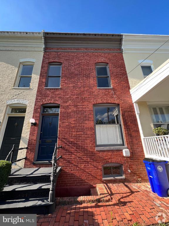 Building Photo - 103 E 7th St Rental
