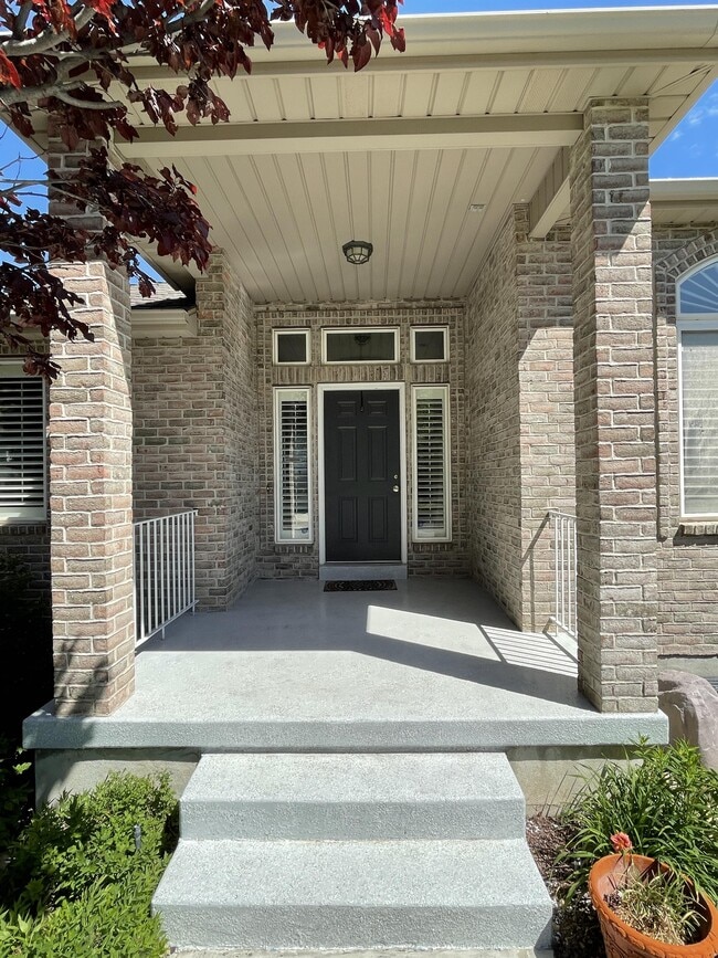 Photo - 561 Rocky Knoll Ln