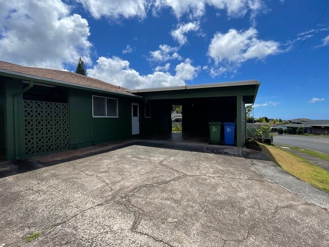 Photo - 99-002 Kaamilo St