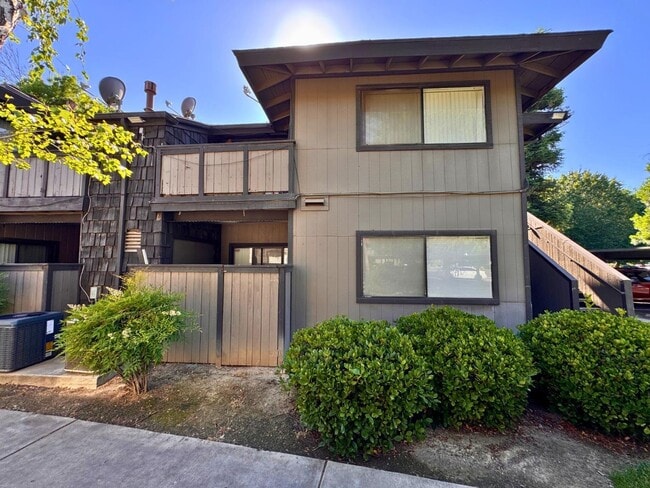 Photo - 1190 S Winery Ave