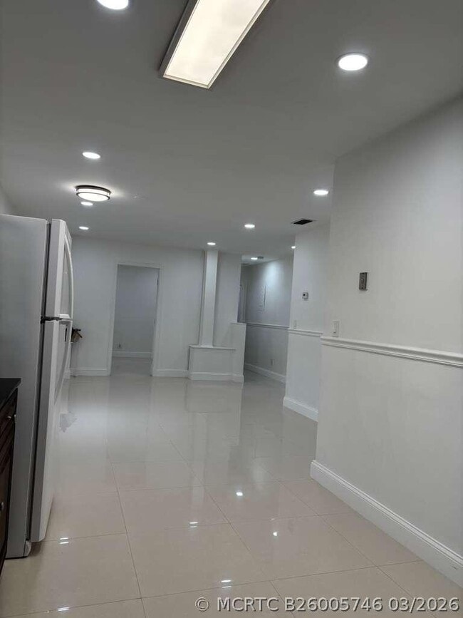 Photo - 710 Columbus Pkwy
