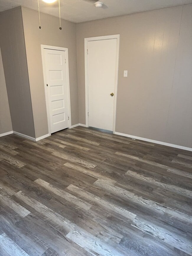 Photo - 806 Robinson Ave
