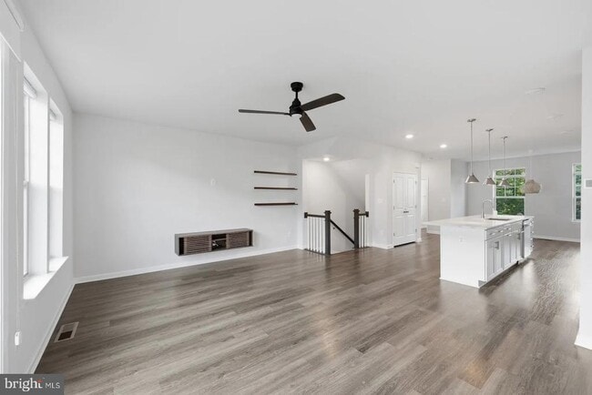 Photo - 9309 Barnes Lp