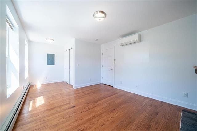 Photo - 210 5th St