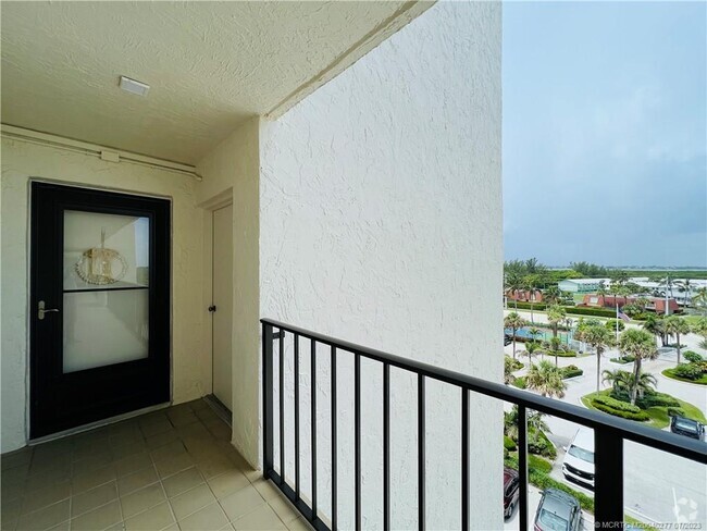 Building Photo - 9400 S Ocean Dr Unit 608B Rental