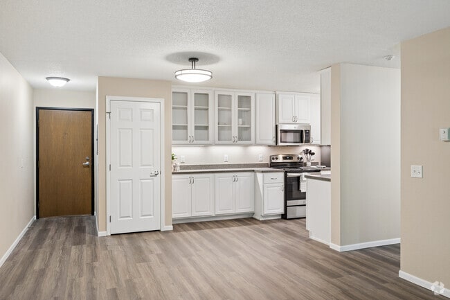 2BR, 1BA - 913SF - Dining Room - Bridgewood Estates