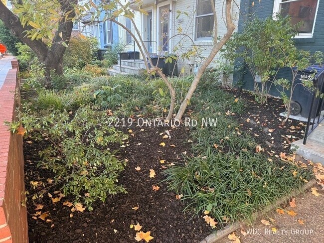 Photo - 2219 Ontario Rd NW