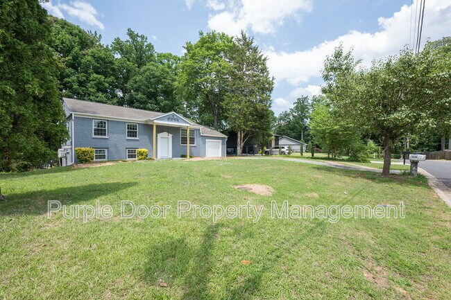 2369 Brenda Dr SE