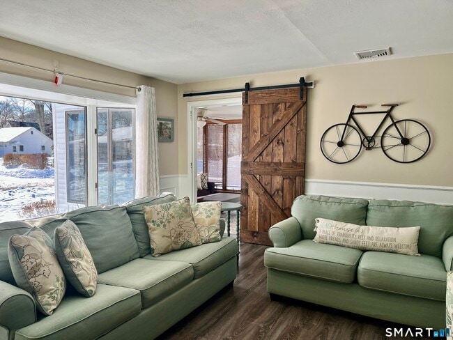 Photo - 51 Billow Rd