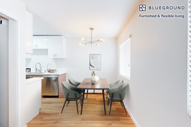 Photo - 407 N Broadway Unidad FL0-ID10771A