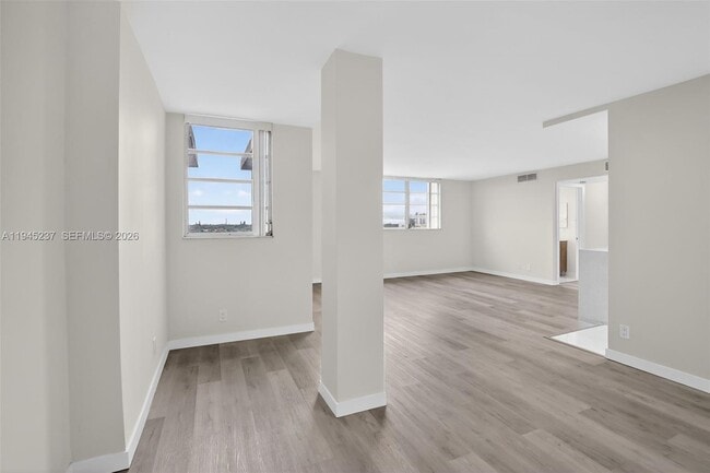 Photo - 1811 Jefferson St Unidad 808