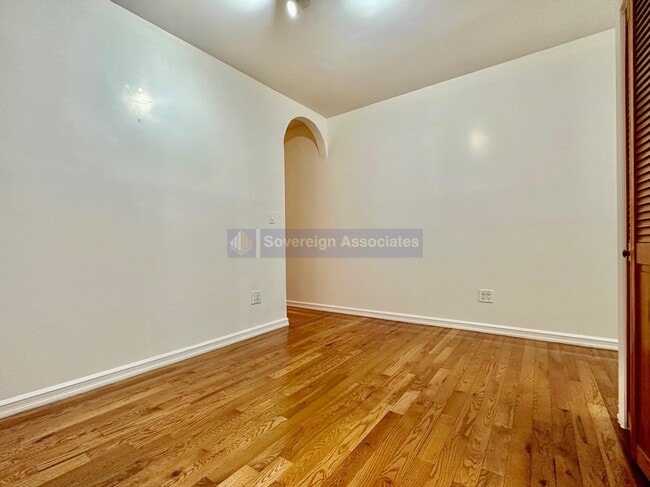 Photo - 3133 Broadway Unidad 10