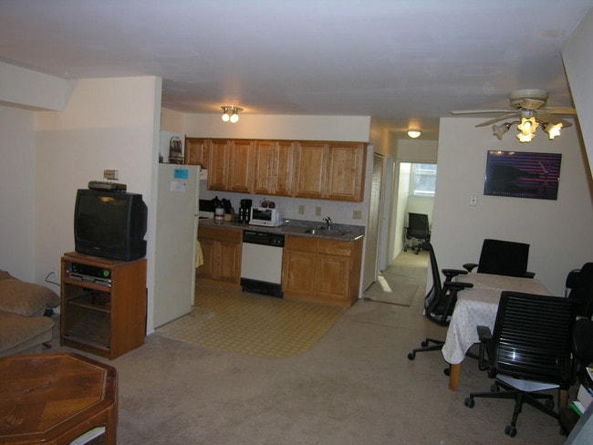 Photo - 289 Greenough St