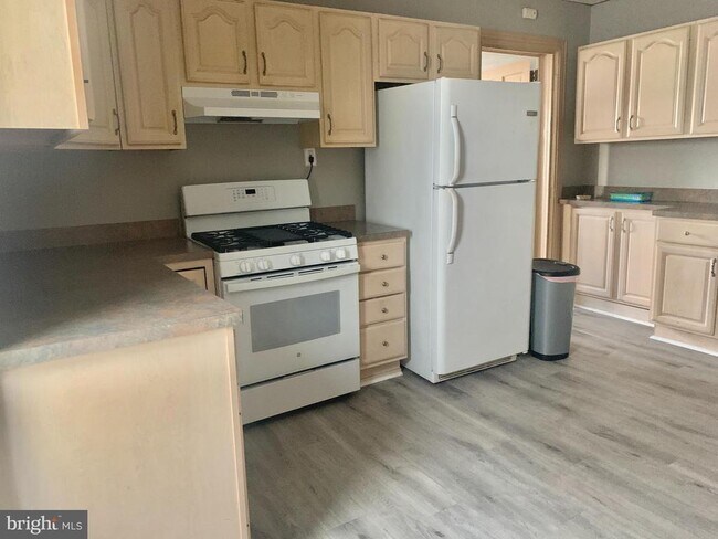 Photo - 340 Main St Unit FIRST FLOOR REAR APT