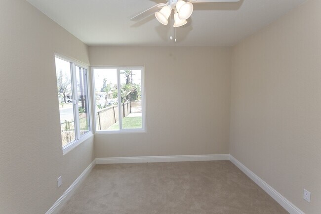 Photo - 6467 Richard St