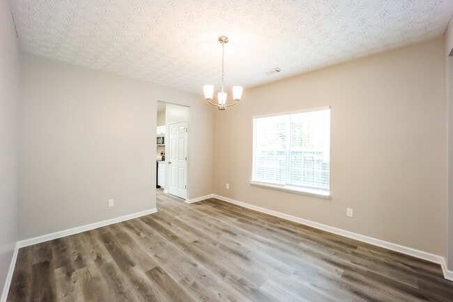 Photo - 3505 Creekview Dr