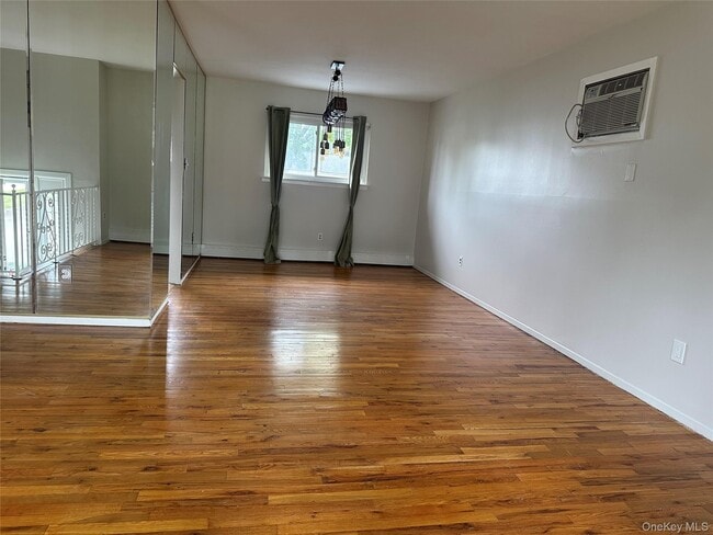Photo - 308 Essex St