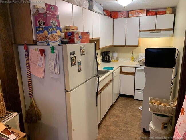 Photo - 58 Leo M Birmingham Pkwy Unidad 2