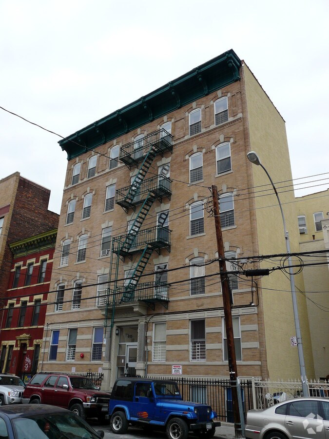 Photo - 415 E 154th St
