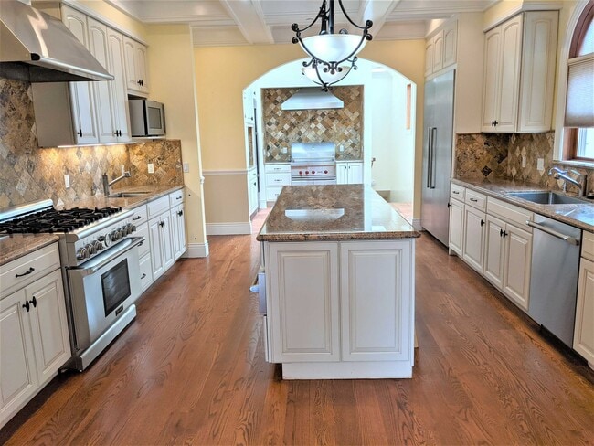 Building Photo - 2912 21st Ave