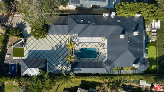 Photo - 7052 Dume Dr