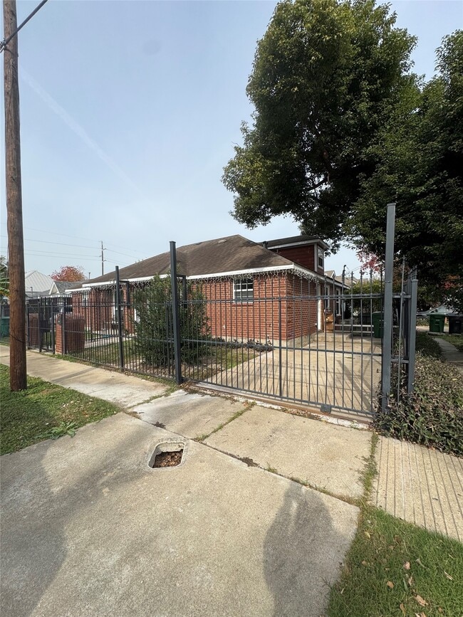 Photo - 2101 Maury St