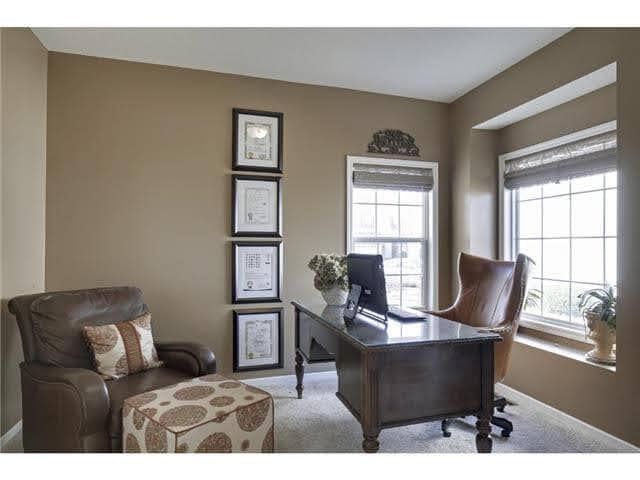 Oficina o estudio en el piso principal - 15225 Florist Cir