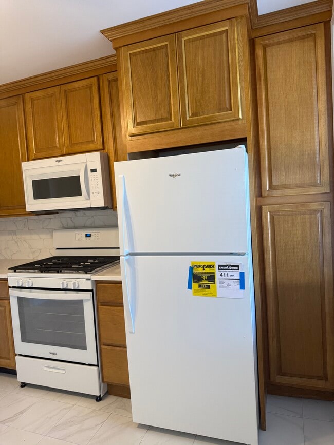 Photo - 270 Crescent Pl