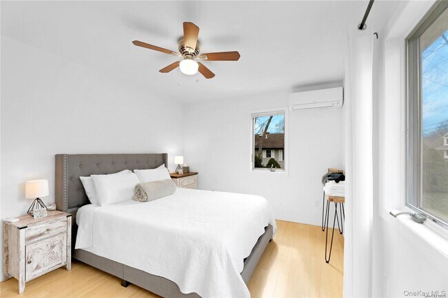 Photo - 485 Sutton Pl