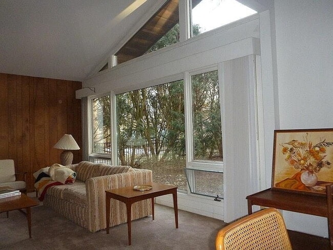 Photo - 205 Pell Cir