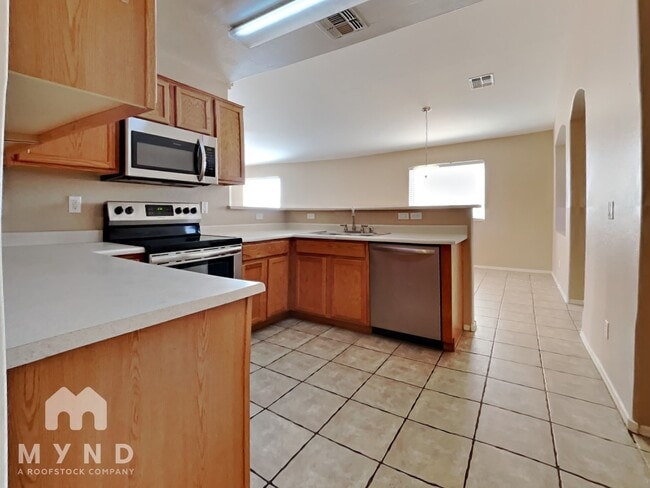 Photo - 15935 W Miami St