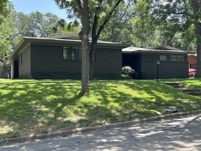 Building Photo - Charming 3-Bedroom Haven with 2 Baths and Spacious 1900 sq ft Layout in Waco!