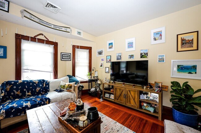 Photo - 63 Payne St Apartments Unit 2