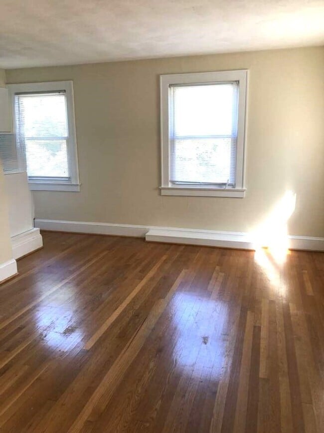 Photo - UPSTAIRS DUPLEX