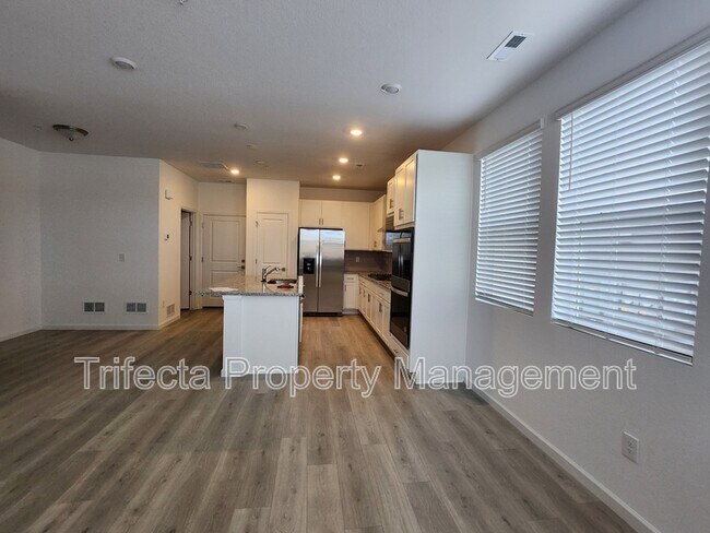 Photo - 1915 Zephyr Rd