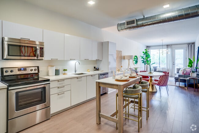 1 BR, 1 BA - 955SF