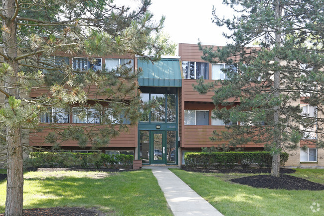 Pleasant Lake Apts