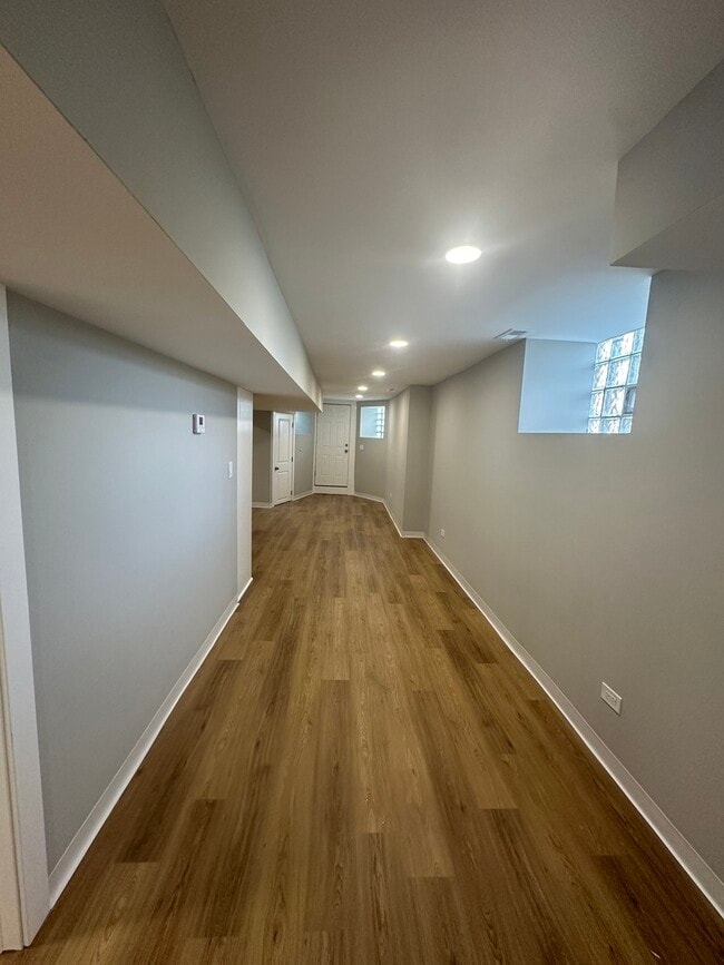 Building Photo - 867 E Pershing Rd Rental