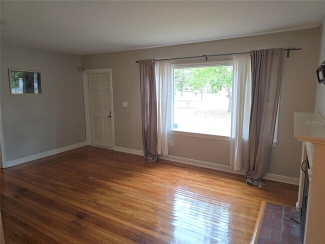 Photo - 1001 W Beacon Ave