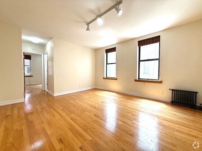 Building Photo - 10 Adrian Ave Rental