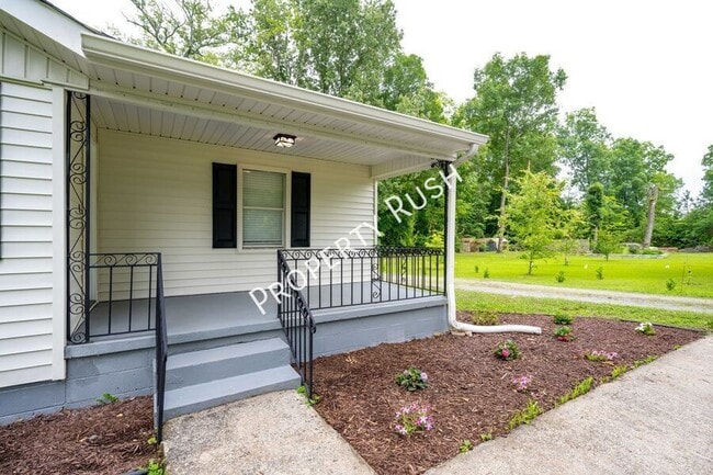 Photo - 1524 Happy Valley Rd