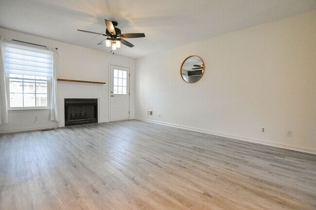 Photo - Pet Friendly Three Bedroom!