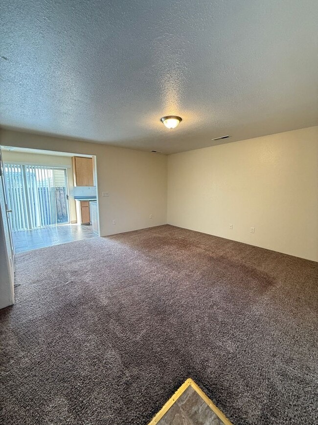 Photo - 2037 Campus Dr Unit B