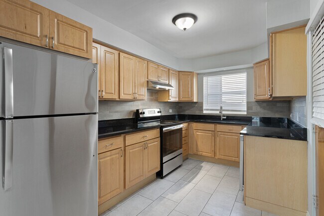 Photo - 7638 N Eastlake Terrace Unit 3W