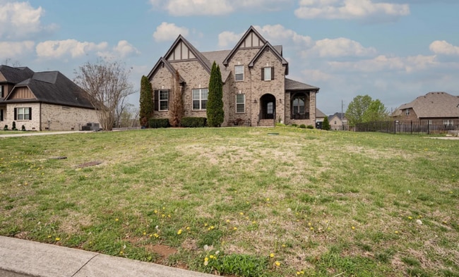 Photo - 615 Jim Cedar Dr House