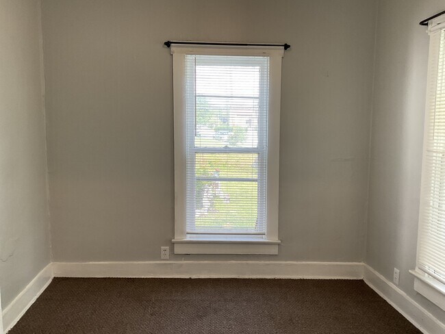 Photo - 1807 Hale Ave