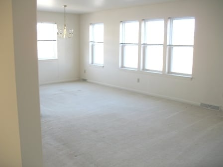 living/dining area - 1104 Holliday Hills Dr Unidad 2