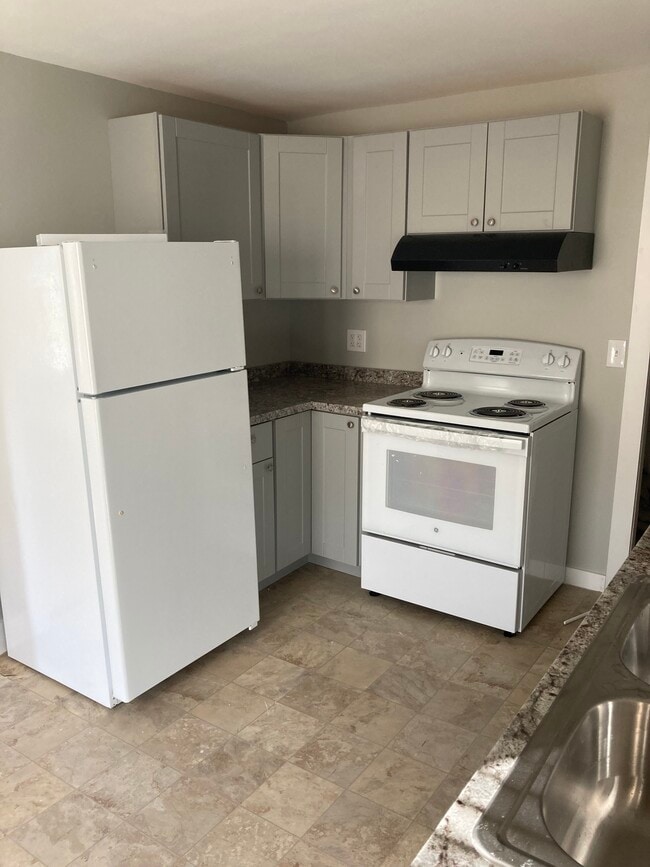 Photo - 107 G St Unit 5