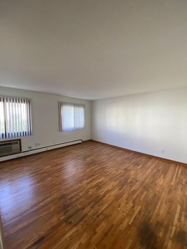 Photo - 2700 Humboldt Ave S.