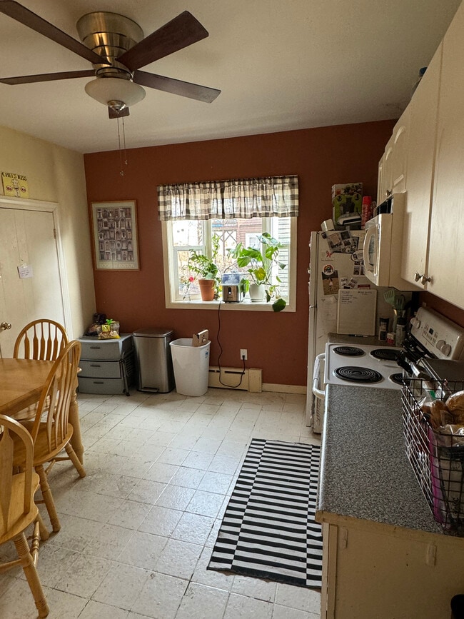 Photo - 27 Justin Rd Unit #1